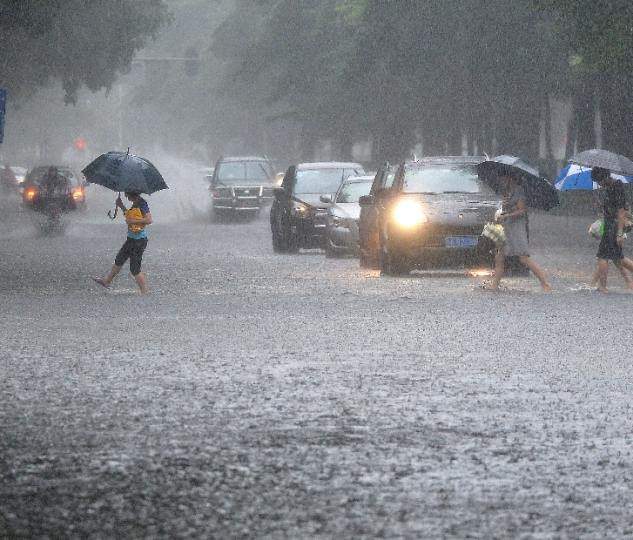 新骐达雨刷怎样抬起